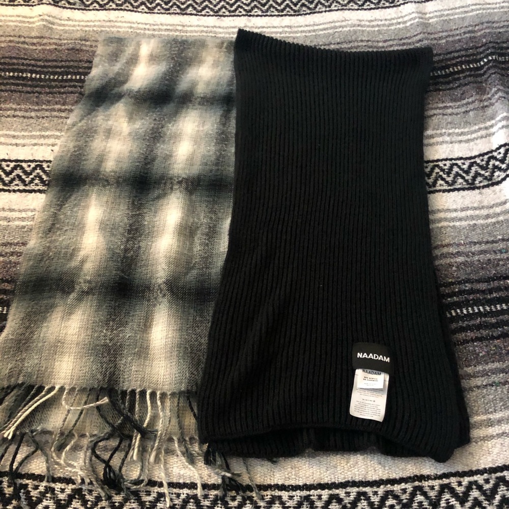 Scarfs!